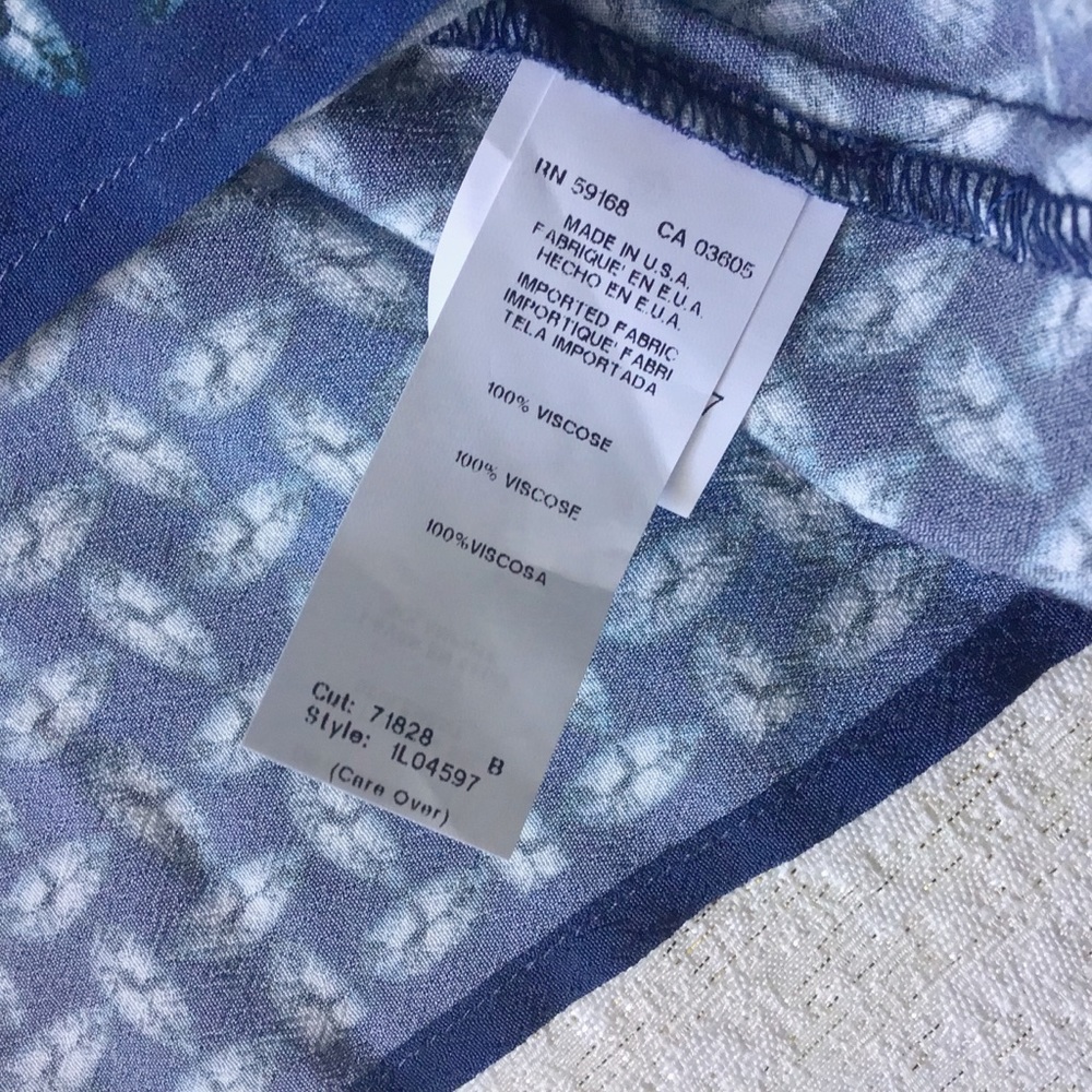 NEW Karen Kane Riviera Border Print Top Woman’s Size Large Blue Paisley Print - Picture 7 of 11